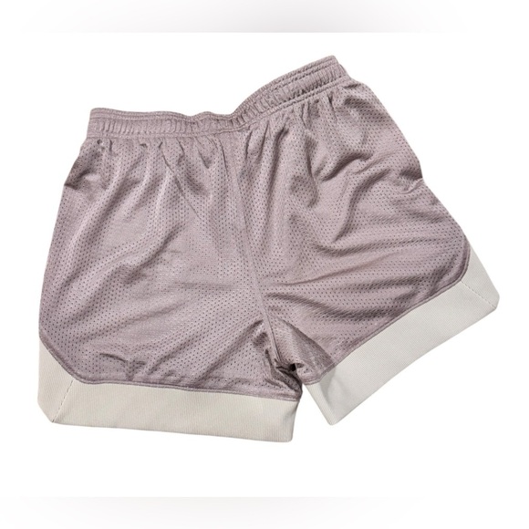 Under Armour Mens Mesh Athletic Shorts Size Medium NWT - Picture 2 of 11